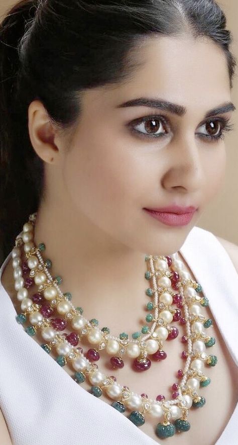 Moti Jwellary, Moti Sets Jewellery, Digger Halloween Costume, Gold Silver Christmas Tree, Modern Pearl Jewelry, Indian Jewelry Earrings, Choker Necklace Designs, Bridal Jewelry Vintage, Fancy Jewelry Necklace