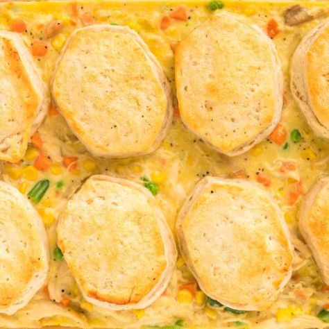 Chicken Pot Pie Casserole - Spaceships and Laser Beams Chicken Pot Pie Recipe With Biscuits, Grands Biscuits, Carrots Green Beans, Easy Chicken Pot Pie Recipe, Creamy Chicken Pot Pie, Veggie Diet, Pot Pie Casserole, Chicken Drumstick, Chicken Pot Pie Casserole