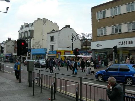 Uk Street, Elephant And Castle, Bts Mv, East Street, Street Market, Wrong Person, Old London, London Photos, London Street