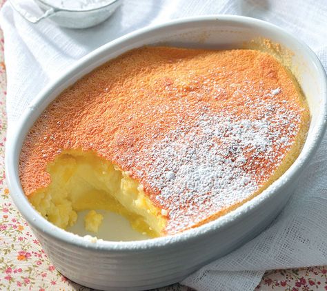 Pudding Recept, Sponge Pudding, Pineapple Recipe, Summer Pudding, Self Saucing Pudding, Weekly Recipes, Baked Desserts, Lemon Sponge, Lemon Bar