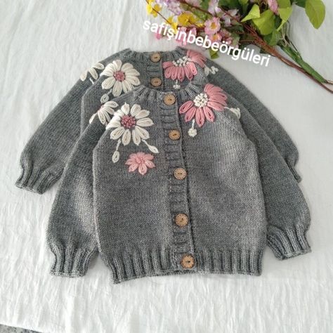 Kids Sweater Pattern, Knitted Mittens Pattern, Crochet Baby Sweaters, Kids Knitting Patterns, Knitting Stitches Tutorial, Baby Sweater Knitting Pattern, Crochet Knit Stitches, Baby Knitwear, Baby Knitting Patterns Free