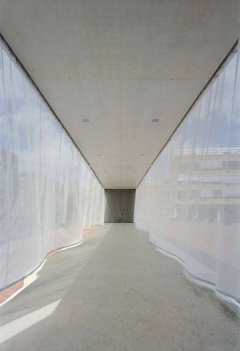 The Urban Podium by Atelier Kempe Thill is an exquisitely detailed example of ordinary architecture at its best. Jardin Des Tuileries, Space Architecture, Decoration Inspiration, Exhibition Design, 인테리어 디자인, Rotterdam, Architecture Photography, Architecture Details, Installation Art