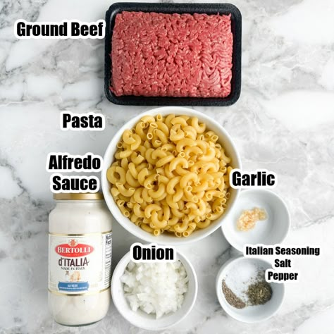 Ground beef alfredo is a simple meal made with ground beef, alfredo sauce, and pasta. This alfredo sauce with hamburger meat recipe is made with just a few ingredients and can be prepared in about 30 minutes. Alfredo With Ground Beef, Hamburger Meat And Alfredo Sauce Recipes, Hamburger Alfredo Recipes, Ground Beef Alfredo Pasta Recipes, Alfredo Pasta With Ground Beef, Ground Beef And Alfredo Sauce, Ground Beef Alfredo Recipes, Hamburger Alfredo, Creamy Ground Beef Alfredo Pasta