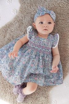 Smocked Baby Clothes, Newborn Baby Dresses, Crochet Baby Girl Dress, Smocked Baby Dresses, Baby Mode, Baby Girl Clothes Winter, Baby Frock Pattern, Preemies