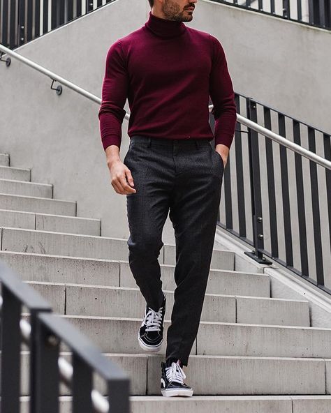 Red Sweater Outfit, Sweater Outfits Men, Men Fashion Photoshoot, Red And Black Outfits, Party Outfit Men, Black Outfit Men, Xmas Outfits, Mens Casual Outfits Summer, Turtleneck T Shirt