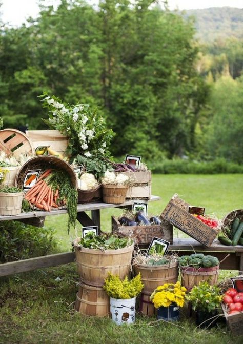 garden wedding inspiration (photo by raquel reis) Farmers Market Party, Vegetable Farm, Farmers Market Display, Huck Finn, Farming Life, Vegetable Stand, Market Display, Farm Store, Farm Market