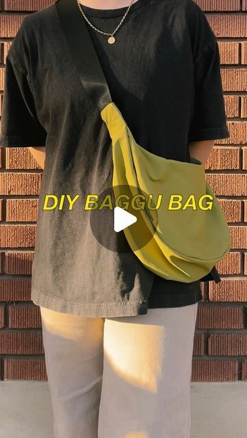 Reagan Sweat | Art Director on Instagram: "📍Save this video for an easy DIY sewing project! 🪡  @thatonegirlclaire inspiring me to get crafty & try my own 💚BAGGU Bag 💚 If you’re a beginner at sewing, this project is perfect, I’d rate the difficulty 4.5/10   All you need is: - 1/2 a yard of outer fabric (I used Eddie Bower’s new outdoor fabric in green, to mimic Baggu’s texture)  - 1/2 a yard of inner lining fabric (mine’s just a cotton purple checker) - a 15’ and 7’ zipper  - your choice of strap :)  - the pattern “crosstown crescent bag” by Grace Ovenden (it’ll be the first video you see on YouTube!) @gracomakes   All my supplies I got @joann_stores   The PERFECT day project for you + friends ☀️  #sewing #beginnersewing #diybag #diybaggu #crafts #art #style #springfashion" Tote Bag Sewing Ideas, Diy Crescent Bag Pattern, Crescent Bag Pattern Free, Diy Baggu Bag, Crescent Bag Pattern, Crescent Bag Sewing Pattern, Large Baggu Crescent Bag, Baggu Crescent Bag, Baggu 3d Zip Set