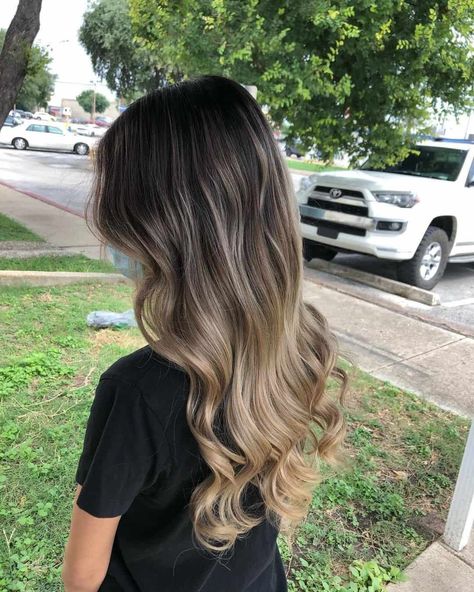 Black Hair 2023, Black Roots Blonde Hair, Blonde Highlights On Black Hair, Blonde Hair Tips, Highlights On Black Hair, Black To Blonde Hair, Black Hair Ombre, Balayage Straight Hair, Blonde Hair With Roots