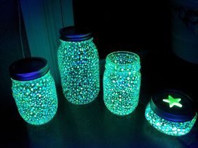 17 November Activity Days Ideas - For Girls Ages 8-10 (she: Mariel) Glow In The Dark Jars, Fairy Jars Diy, Fairy Glow Jars, Diy Glow In The Dark, Glow Stick Jars, Fairy Mason Jars, Mason Jar Fairy Lights, Glow Jars, Diy Glow