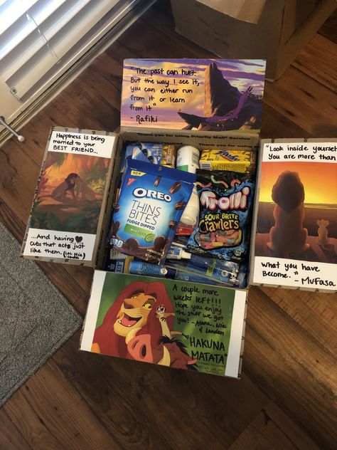 Lion king care package Lion King Gift Ideas, Lion King Valentine Box Ideas, Disney Care Package Ideas, Disney Box, King Craft, Military Care Package, Bff Birthday, Lion King Birthday, Bff Birthday Gift