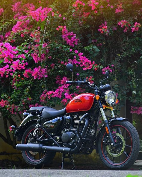 Royal Enfield Red Colour, Red Colour Wallpaper, Classic 350 Royal Enfield, Bullet Pics, Bike India, Royal Enfield Wallpapers, Bullet Bike, Happy Birthday Sis, Enfield Bike