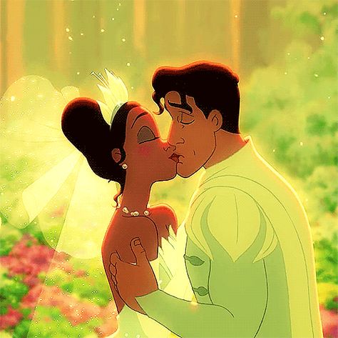 "You just kissed yourself a princess!" "And...I'm about to do it again." Naveen Disney, Disney Princess Challenge, Disney Kiss, Couples Disney, Tiana And Naveen, Prince Naveen, Disney Parque, Princesa Tiana, Walt Disney Characters