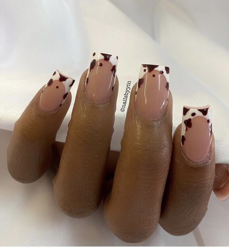 Cute Short Acrylic Nails Country Simple, Brown Cow Print Nails French Tip, Square Country Nails, Luke Combs Nails Design, Brown Cow French Tip Nails, September Nails Short Square, Cowprint French Tip Nail Design, Nashville Tennessee Nail Ideas, Calgary Stampede Nails