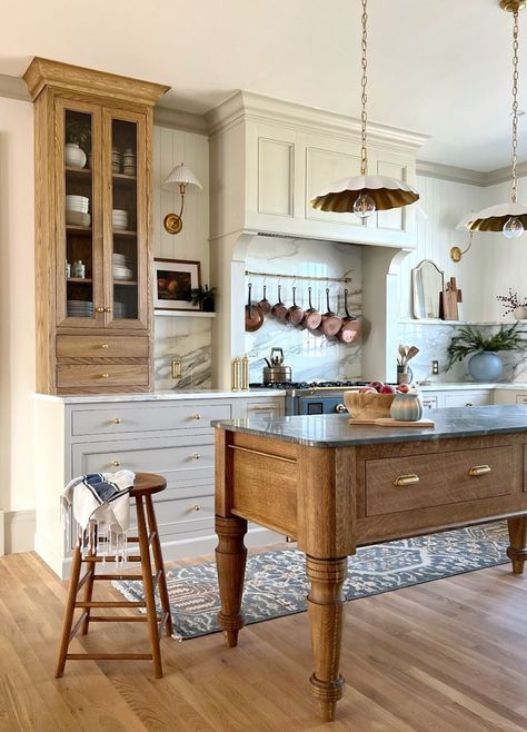 This 115-Year-Old Home Tour Mixes Modern and Traditional Tiny Cottage Kitchen, English Cottage Kitchens, Old Farmhouse Kitchen, Modern Farmhouse Dining Room, Barn Kitchen, Painted Cabinets, Modern Farmhouse Dining, Timeless Kitchen, Cottage Kitchens