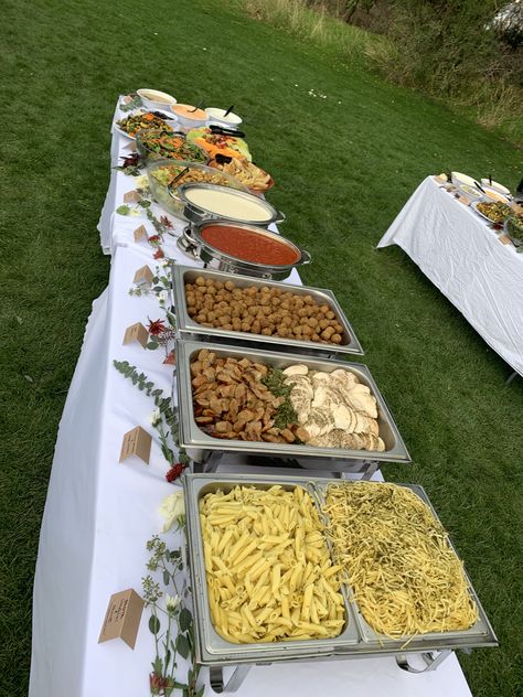 Italian Pasta Bar Simple Wedding Catering Ideas, Easy Wedding Food Buffet, Wedding Dinner Ideas On A Budget, Meat Buffet Wedding, Italian Catering Buffet, Italian Food Birthday Party Ideas, Pasta For Birthday Party, Best Food For Wedding, Pasta Bar Checklist