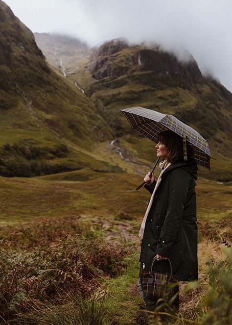 Scottish Highlands Outfit, Scottish Highlands Aesthetic, Highlands Aesthetic, Scottish Farm, Scottish Aesthetic, English Countryside Fashion, April Vibes, English Countryside Aesthetic, Scottish Outfit