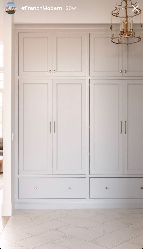 Wardrobe Design Bedroom Modern, Modern Wardrobe Design, Wardrobe Design Ideas, Armoire Entree, Bedroom Wardrobe Design, Bedroom Built In Wardrobe, Bedroom Cupboard, Mudroom Laundry Room, Mudroom Design