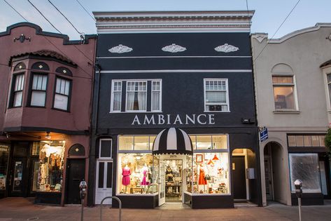 Are you in San Francisco and are in need of some trendy clothing? Be sure to stop at these five best shopping districts! Sims 4 San Francisco, Shopping In San Francisco, San Francisco Suburbs, San Francisco Store Fronts, San Francisco Tours, San Fransico, Salesforce Tower San Francisco, Union Square San Francisco, San Francisco Shopping