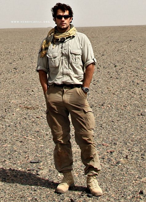 Henry-Cavill-Driven-to-Extremes Desert Outfit Men, Desert Safari Outfit, Creative Halloween Costume Ideas, Explorer Costume, Desert Outfit, Safari Costume, Safari Outfit, Safari Outfits, Halloween Is Coming