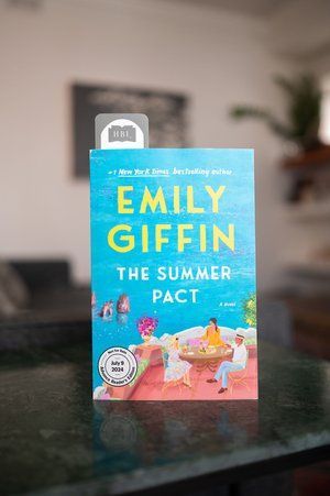 A Roundup of the Book Mail I Received Last Week - The Summer Pact by Emily Giffin St Louis Restaurants, Sarah Maclean, Emily Giffin, Literary Travel, Summer Packing, Calendar Book, Book Jacket, Restaurant Guide, What Book