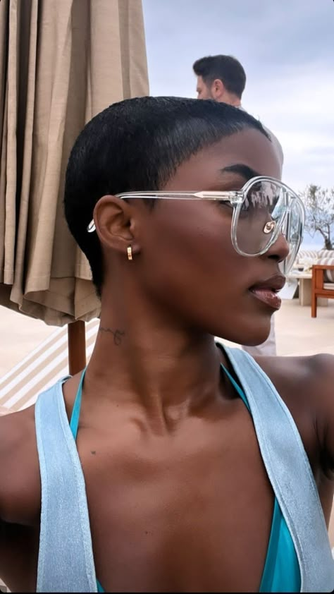 Black Reference, Short Hair Images, The It Girl, Hair Pixie, Model Inspo, Hair Images, Short Pixie, Pixie Cuts, Pretty Men