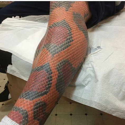 ~Snake Skin~ Snake Skin Tattoo, Sith Tattoo, Sick Tattoos, Hexagon Tattoo, Full Hand Tattoo, Master Tattoo, Tattoo Snake, Skin Tattoo, Model Tattoo