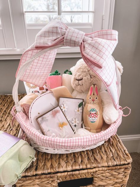 This is Kennedy's Easter basket this year! Baby Girl Easter Basket, Easter Basket Stuffer Ideas, Hair Bows Diy Ribbon, Girls Easter Basket, Baby Shower Theme Decorations, Wedding Gifts Packaging, Baby Gift Hampers, Bows Diy Ribbon