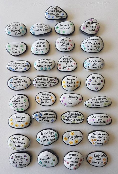 Inspirational Rocks, Art Pierre, Stones Art, Rocks Painted, Stone Art Painting, Painted Rocks Kids, Painted Rocks Craft, Painted Rocks Diy, Rock Painting Ideas Easy