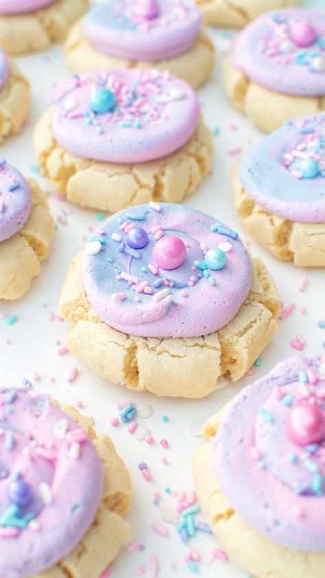 Cotton Candy Crumbl Cookie, Winter Flavors Desserts, Cotton Candy Dessert Ideas, Cotton Candy Treats, Cotton Candy Dessert, Cotton Candy Birthday Party, Cotton Candy Aesthetic, Pastel Cookies, Cotton Candy Birthday