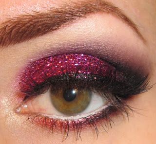 Glitter is my crack...: Dark Pink Glitter Eye Makeup Tutorial Dark Pink Eye Makeup, Pink Glitter Eye Makeup, Clear Lipstick, Glitter Brows, Makeup Dark, Lizzie Hearts, Best Lip Gloss, Pink Eye Makeup, Glitter Eye Makeup