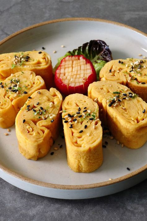 Japanese-Style Rolled Omelet (Tamagoyaki) Tamagoyaki Recipe, African Recipes Nigerian Food, 5 Ingredient Dinners, Nigerian Food, Japanese Dishes, Omelet, Food Help, 30 Minute Meals, Salad Side Dishes