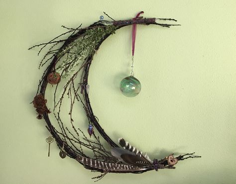 Sticks Crafts Twigs, Art With Sticks Tree Branches, Witchy Twig Crafts, Stick Crafts Twigs, Twig Crafts Diy, Crafts With Sticks And Twigs, Moon Wreath Crescent, Crescent Moon Wreath Diy, Woodsy Crafts