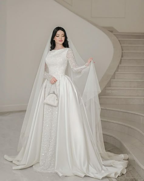 Bridal Hijab Styles, Wedding Dresses Near Me, Fairytale Wedding Dress, Simple Elegant Wedding Dress, Bride Dress Simple, Vintage Inspired Wedding Dresses, Modest Wedding Gowns, Sewing Wedding Dress, Latest Bridal Dresses