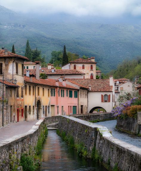 Treviso Italy, Veneto Italy, Italian Village, Italian Landscape, Italy Aesthetic, Italian Culture, Italian Summer, Northern Italy, City Living