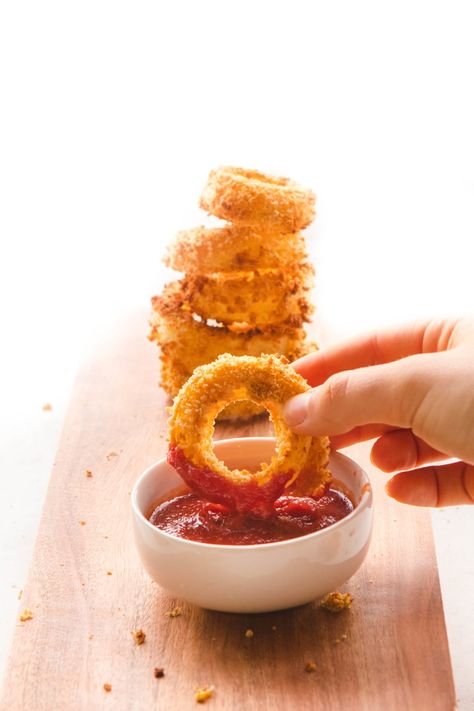 Healthy Vegan Onion Rings (Fat Free!) - From My Bowl Caitlin Shoemaker, Vegan Onion Rings, Healthy Onion Rings, Air Fryer Onion Rings, Vegan Air Fryer, Dairy Free Appetizers, Onion Ring, Oil Free Vegan Recipes, Plant Based Whole Foods