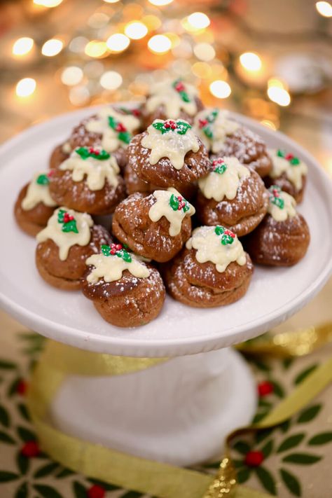 Unique Holiday Desserts, Mini Christmas Puddings, Chocolate Cream Puff, Easy Pastry Recipes, Bigger Bolder Baking, Yummy Desserts Easy, Holiday Chocolate, Choux Pastry, Fruit Infused