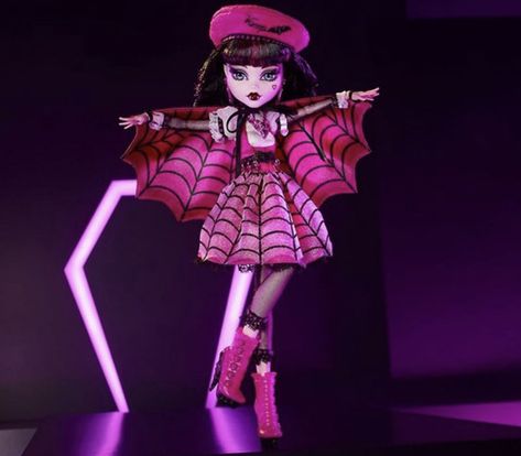 Mattel Creations, New Monster High Dolls, Haunt Couture, Original Monster, Moster High, Blue Plaid Dress, Catty Noir, Love Monster, Monster High Characters