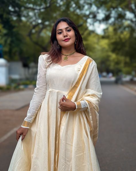 PARVATHI 🌸 || ONAM COLLECTION || CODE:LK281 Look stunning in our traditional cream and golden Onam cotton Anarkali❤️ NOTE: PANT IS NOT INCLUDED . Anarkali length: 47 inches. (Additional charges applicable for full length customisation ) #labelkamra #onlineshopping #shoponline #lehenga #cottondress #dress #dresses #longdress #traditionalwear #frock #labelkamra #ethnicwear #ethnicwearonline #madeinindia #ethnicfashion #traditionaldress #weddingcollection #nursingfriendlydress #narayanpet #... Onam Special Dress, White Anarkali Kurta, Off White Anarkali, Onam Special, Kurta With Dupatta, White Anarkali, Nursing Friendly Dress, Cotton Anarkali, Simple Rangoli Border Designs