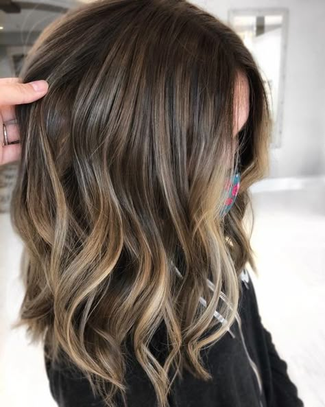 Reverse Balayage On Short Hair, Simple Baylage, Balayage For Dark Roots, Dark Light Balayage, Easy To Maintain Balayage, Reverse Brunette Balayage, Soft Subtle Balayage, Level 9 Balayage, Light Brown Hair Reverse Balayage