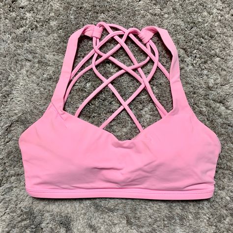 NWOT Lululemon Free To Be Wild Bra *Miami Pink Womens size 4 Color is Miami Pink Padding included In perfect condition Super Rare & HTF color (also selling as a set with matching skirt) Reasonable offers are welcome!! #pink #preppy #pastel #bright #lulu Free To Be Wild Lululemon, Dance Fits, Lululemon Collection, Cute Sports Bra, Pink Preppy, Lululemon Outfits, Lululemon Free, Lululemon Bras, Cute Gym Outfits