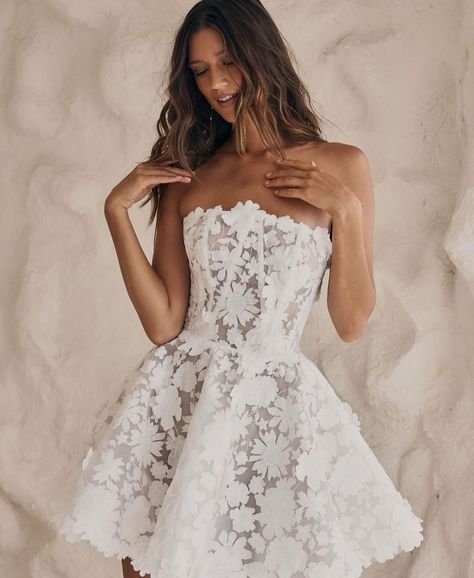 Ella Moda (@ella_moda) • Instagram photos and videos Wedding Dresses Elegant, Strapless Wedding Dresses, Open Back Gown, Wedding Dress Store, Wedding Dresses Strapless, Welcome To Our Wedding, Dresses Elegant, Mini Short, Short Wedding Dress