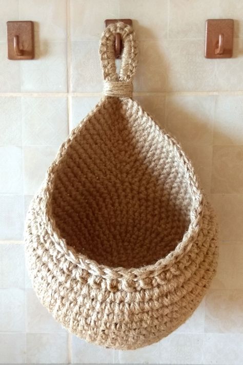 Easy Crochet Basket Patterns for Beginners Macrame Hanging Basket Diy Free Pattern, Crochet Hanging Baskets Free Patterns, Hanging Crochet Basket, Easy Crochet Basket, Crochet Basket Patterns, Easy Crochet Basket Pattern, Hanging Wall Baskets, Hanging Fruit Baskets, Crochet Storage Baskets