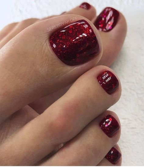 Fall Pedicure Designs, Gelish Nail Colours, Christmas Toes, Red Toenails, Pedicure Designs Toenails, Gel Toe Nails, Square Nail Designs, Cute Toe Nails, Pedicure Designs