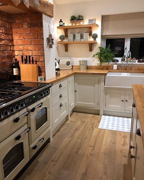 Tomorrow is main Christmas food shop day for me! Isn’t it funny how we shop like we are going to be snowed in for a week when the shops are actually only shut for 1 or 2 days! 🤣🛒👊 #kitchen #kitchens #kitcheninspoweek #kitchenideas #kitcheninspo #kitcheninspiration #interior #interiors #interiorlove #interiorinspo #interiordesign #homedecor #homerenovation #homereno #homerenoideas #instahome #instahomedecor #instahomedesign #countrykitchen #shakerkitchen #kitchenisland #kitchendesign #kitchend Small Kitchen Decoration, Model Dapur, French Country Kitchens, Small Kitchen Decor, Farmhouse Kitchen Design, French Country Kitchen, Counter Tops, Design Case, Country Kitchen