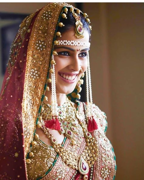 Genelia D'Souza-Bollywood bride | Wedding dress | Traditional red | https://www.wishnwed.com/blog/bollywood-brides-traditional-red/ #maharashtrianbride #bridaljewellery #redsaree #celebritywedding #geneliadsouza #jewellery #indianwedding #weddings #weddingphotography #Indianbride Bollywood Wedding Dress, Marathi Bride, Marathi Wedding, Indian Wedding Bride, Celebrity Wedding Dresses, Celebrity Wedding, Indian Bridal Wear, Bollywood Wedding, Indian Bridal Fashion