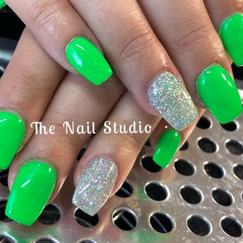 Glitter and lime green nails Neon Green Gel Nail Designs, Lime Green Gel Nails Short, Black And Green Sparkle Nails, Green Color Nail Ideas, Nail Ideas Neon Green, Simple Lime Green Nails, Lime Green And Silver Nails, Neon Green And Silver Nails, Neon Green Gel Nails Short