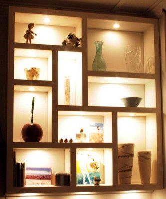 Floating architectural shelf design. Have to design it. Place it. Price it. Wall Showcase Design, Wall Display Case, Wall Shelves Living Room, Shelf Decor Living Room, Shelving Design, Bookcase Wall, Box Shelves, Wall Shelves Design, Bookshelf Design