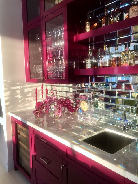 Small Glam Kitchen, 2000s Kitchen, Y2k Kitchen, Penthouse Decor, Glam House, Glam Kitchen, Future Apartment Decor, Dream Place, Tree Service