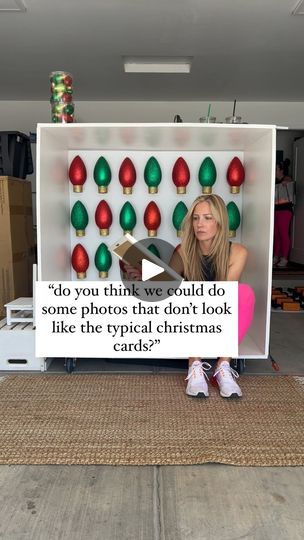 Box Christmas Photos, Fun Family Christmas Photos, Box Photoshoot, Posing Families, Diy Christmas Photo, Kids Milestones, Box Photo, Photo Greeting Cards, Christmas Family Photos