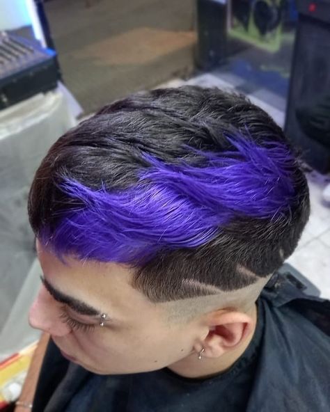 Beginner’s Guide to Gorgeous Green Hair Men Color Hair Ideas, Hair Dye Styles For Men, Mens Colored Hair Ideas, Purple Hair Men, Men Purple Hair, Hair Tattoo Men, Green Hair Color Ideas, Green Hair Color, Bleached Hair Men